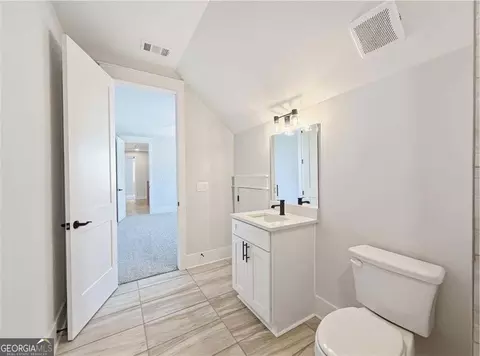 Bath - 141 Palisade Dr, Rydal, GA 30171 photo 11 of 13