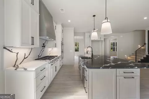 Kitchen - 471 Thunder Rd, Buford, GA 30518 photo 4 of 4