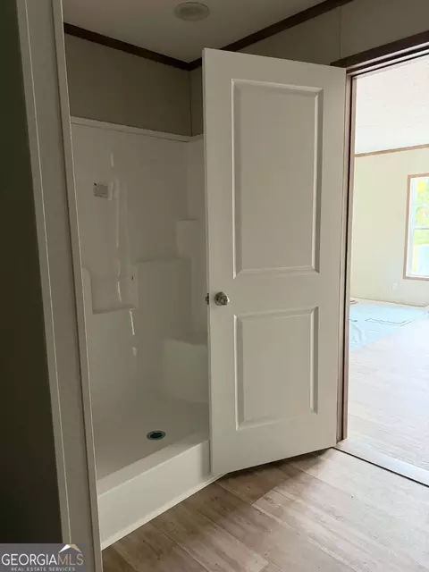Bath - 1509 E 4th St Ext, Alma, GA 31510 photo 1 of 3