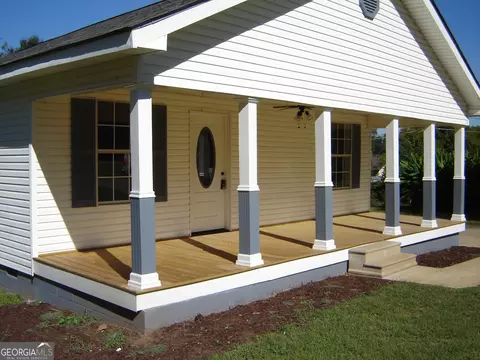 Exterior - 1703 E 3rd Ct, Lanett, AL 36863 photo 3 of 10