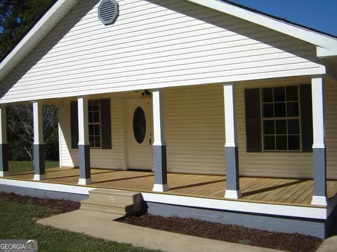 Exterior - 1703 E 3rd Ct, Lanett, AL 36863 photo 2 of 10