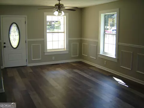 Living - 1703 E 3rd Ct, Lanett, AL 36863 photo 3 of 9