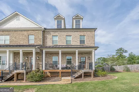 768 Honey Bee Ln, Lawrenceville, GA 30046
