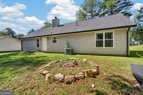 Exterior - 112 Starlake Dr, Jackson, GA 30233 photo 5 of 7