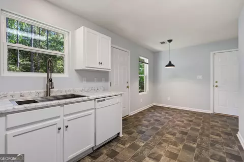 Kitchen - 112 Starlake Dr, Jackson, GA 30233 photo 6 of 6
