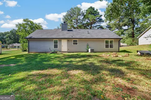 Exterior - 112 Starlake Dr, Jackson, GA 30233 photo 4 of 7