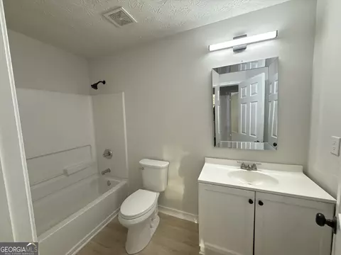 Bath - 180 Meadowbrook Ct, Covington, GA 30016 photo 1 of 3