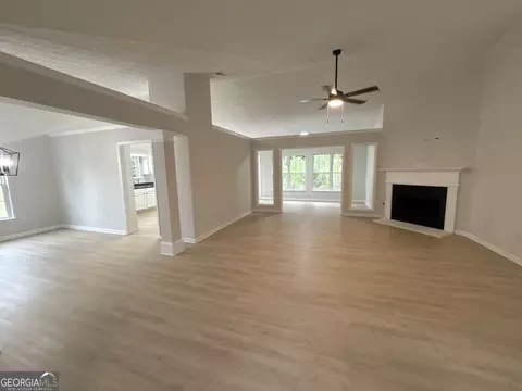 Living - 180 Meadowbrook Ct, Covington, GA 30016 photo 1 of 2