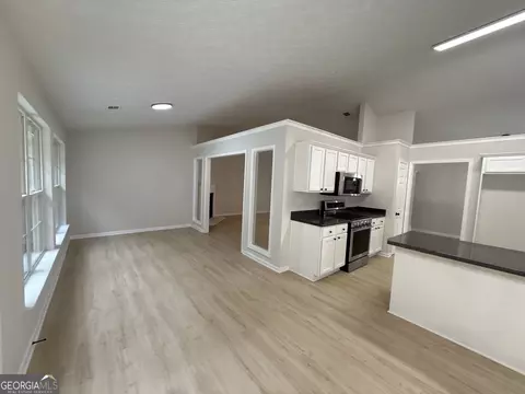 Living - 180 Meadowbrook Ct, Covington, GA 30016 photo 2 of 2