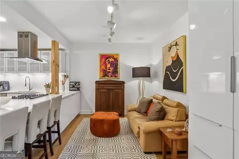 2632 Peachtree Rd NW #302B, Atlanta, GA 30305