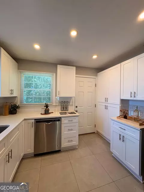 Kitchen - 3014 E Point St, Atlanta, GA 30344 photo 3 of 3