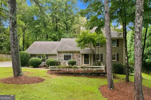 1726 W Point Cir, Marietta, GA 30068