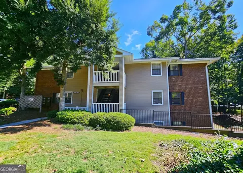 306 Barrington Hills Dr, Sandy Springs, GA 30350