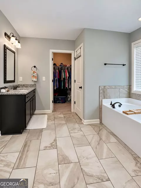 Bath - 424 Post Oak Way, Warner Robins, GA 31088 photo 4 of 6