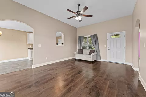 Living - 115 Winsted Ct, Perry, GA 31069 photo 3 of 3