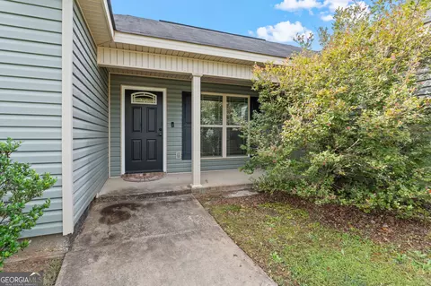 Exterior - 115 Winsted Ct, Perry, GA 31069 photo 2 of 6