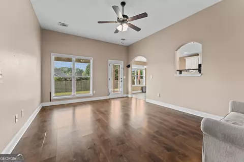 Living - 115 Winsted Ct, Perry, GA 31069 photo 1 of 3