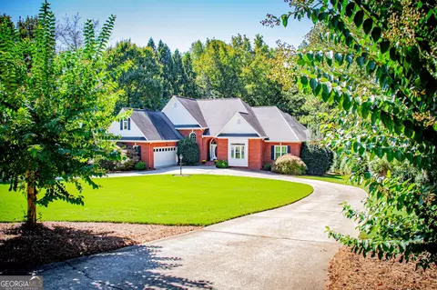 101 Shady Valley Ct, Carrollton, GA 30116