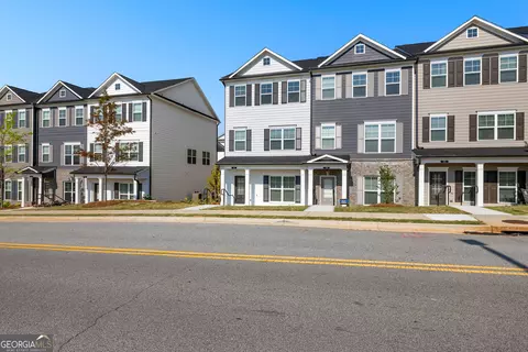 10 Mercury Ln #28, Newnan, GA 30265
