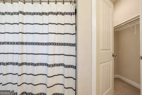 Bath - 662 Grove St, Barnesville, GA 30204 photo 3 of 3