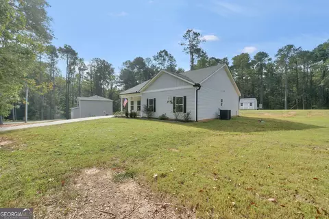 Exterior - 662 Grove St, Barnesville, GA 30204 photo 3 of 8