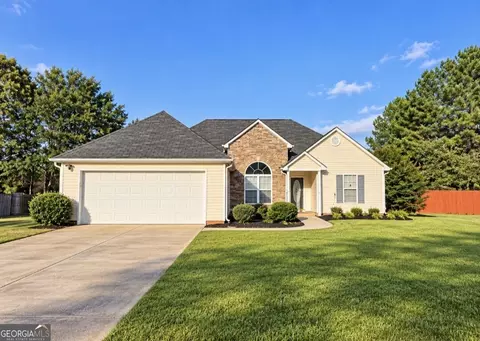 713 Manor Ridge Dr, Loganville, GA 30052