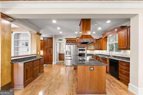 Kitchen - 44 Sassafras Rdg, Jasper, GA 30143 photo 2 of 4