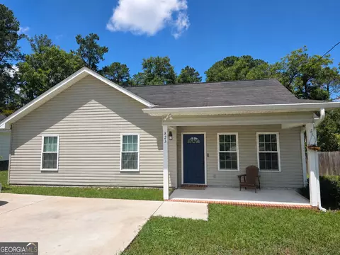 823 N Main St, Statesboro, GA 30458