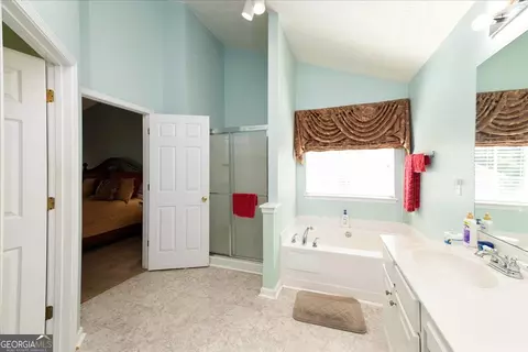 Bath - 190 Meadowbrook Ct, Covington, GA 30016 photo 2 of 3