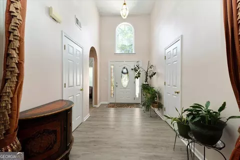 Entry Way - 190 Meadowbrook Ct, Covington, GA 30016 photo 2 of 2