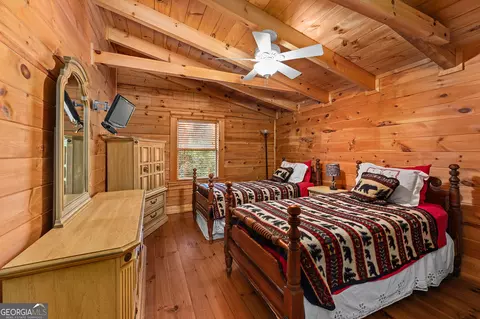 Bedroom - 677 E Valley Rd NE, Rydal, GA 30171 photo 3 of 4