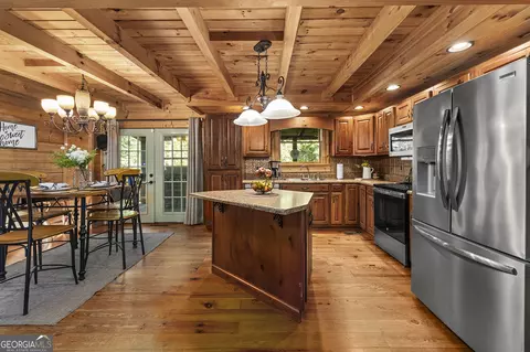 Kitchen - 677 E Valley Rd NE, Rydal, GA 30171 photo 2 of 4