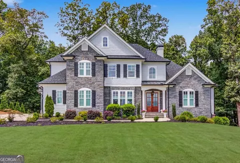 5392 Retreat Dr, Flowery Branch, GA 30542