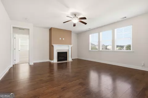 Living - 105 Grimsby Rd, Savannah, GA 31407 photo 3 of 4