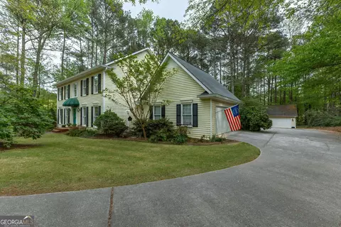 Exterior - 175 Weeping Willow Way, Tyrone, GA 30290 photo 2 of 18