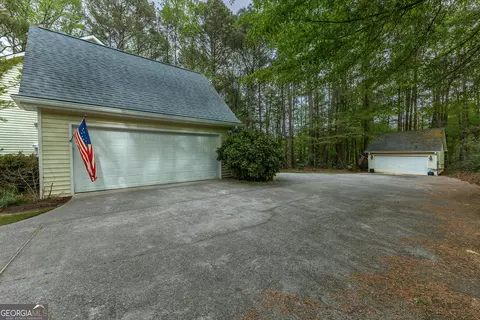 Exterior - 175 Weeping Willow Way, Tyrone, GA 30290 photo 3 of 18
