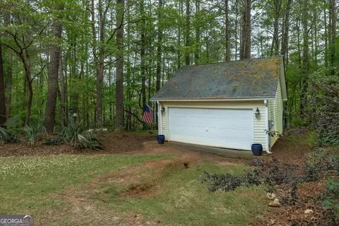 Exterior - 175 Weeping Willow Way, Tyrone, GA 30290 photo 14 of 18
