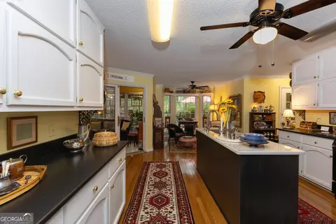Kitchen - 175 Weeping Willow Way, Tyrone, GA 30290 photo 5 of 6