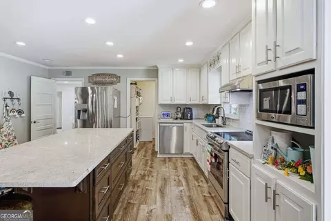 Kitchen - 52 End Rd, Covington, GA 30014 photo 3 of 5