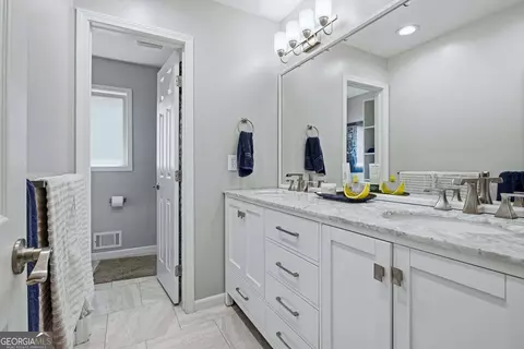 Bath - 52 End Rd, Covington, GA 30014 photo 2 of 3
