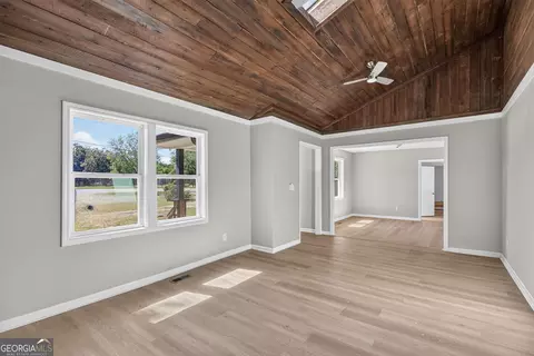 Living - 813 Tyus Rd, Bowdon, GA 30108 photo 3 of 4
