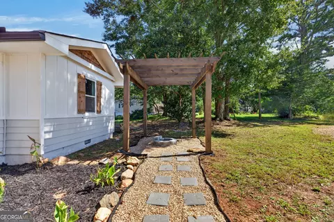 Exterior - 813 Tyus Rd, Bowdon, GA 30108 photo 4 of 7