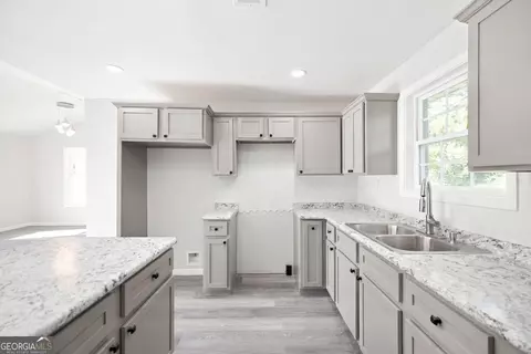 Other - 204 Thomas St, Dublin, GA 31021 photo 3 of 8