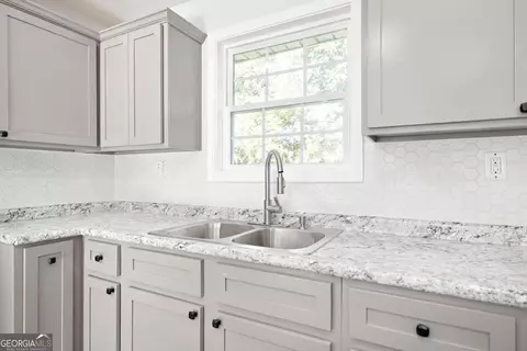 Kitchen - 204 Thomas St, Dublin, GA 31021 photo 2 of 2