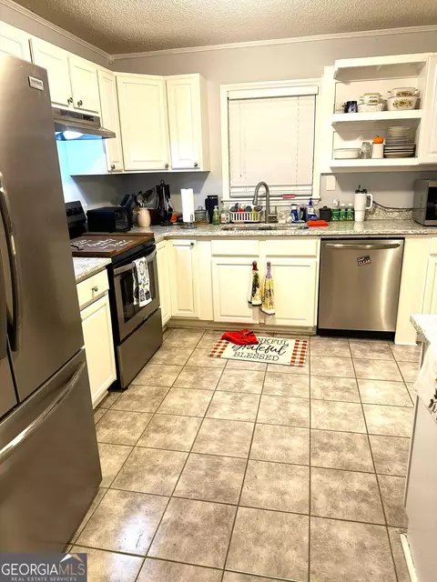 Kitchen - 57 Elm Dr, Toccoa, GA 30577 photo 1 of 2