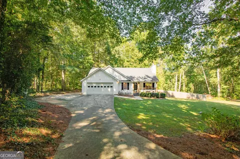 Exterior - 5727 Kings Ct, Bethlehem, GA 30620 photo 2 of 10
