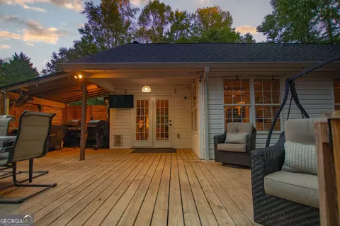 Exterior - 5727 Kings Ct, Bethlehem, GA 30620 photo 9 of 10