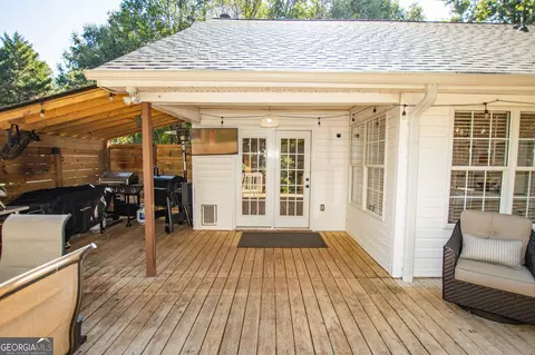 Exterior - 5727 Kings Ct, Bethlehem, GA 30620 photo 8 of 10