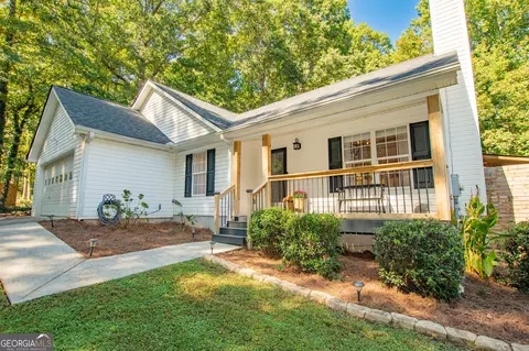 Exterior - 5727 Kings Ct, Bethlehem, GA 30620 photo 3 of 10