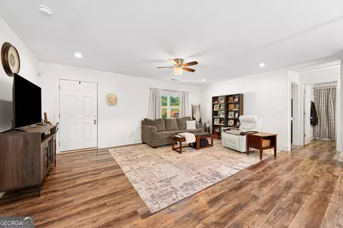 Other - 1019 W Hendricks St, Bowman, GA 30624 photo 1 of 9